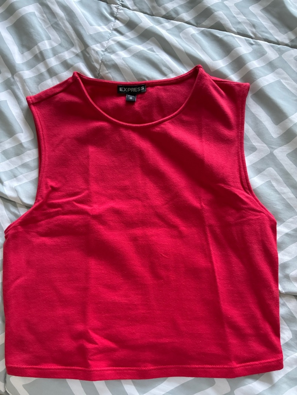 NWOT- Red Sleeveless Crop Top in size xs